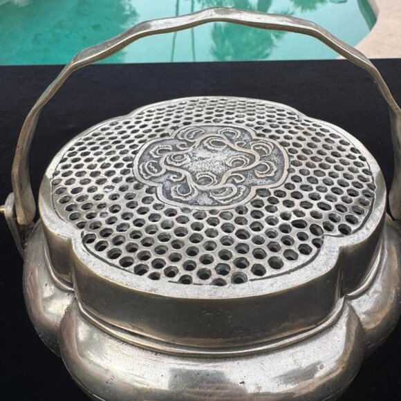 Antique Chinese White Bronze Hand Warmer Signed, Ornate Relief Scene Qing Style - Picture 9 of 12